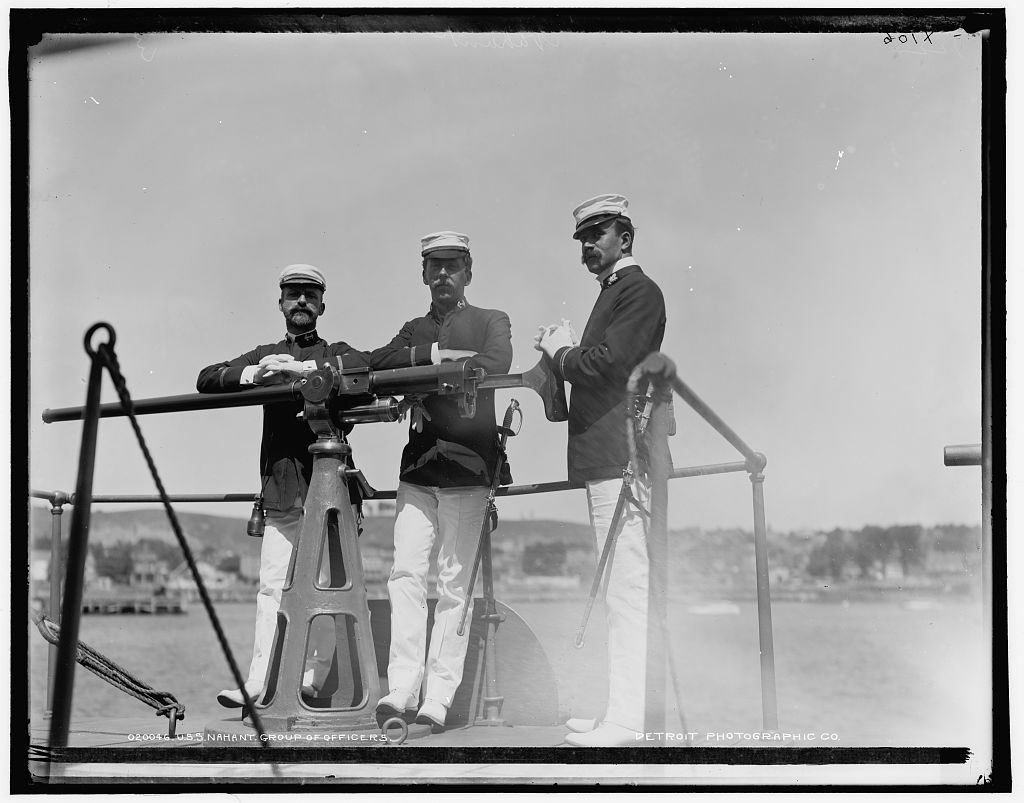 http://www.navweaps.com/Weapons/WNUS_1pounder_m1_Nahant_officers_pic.jpg
